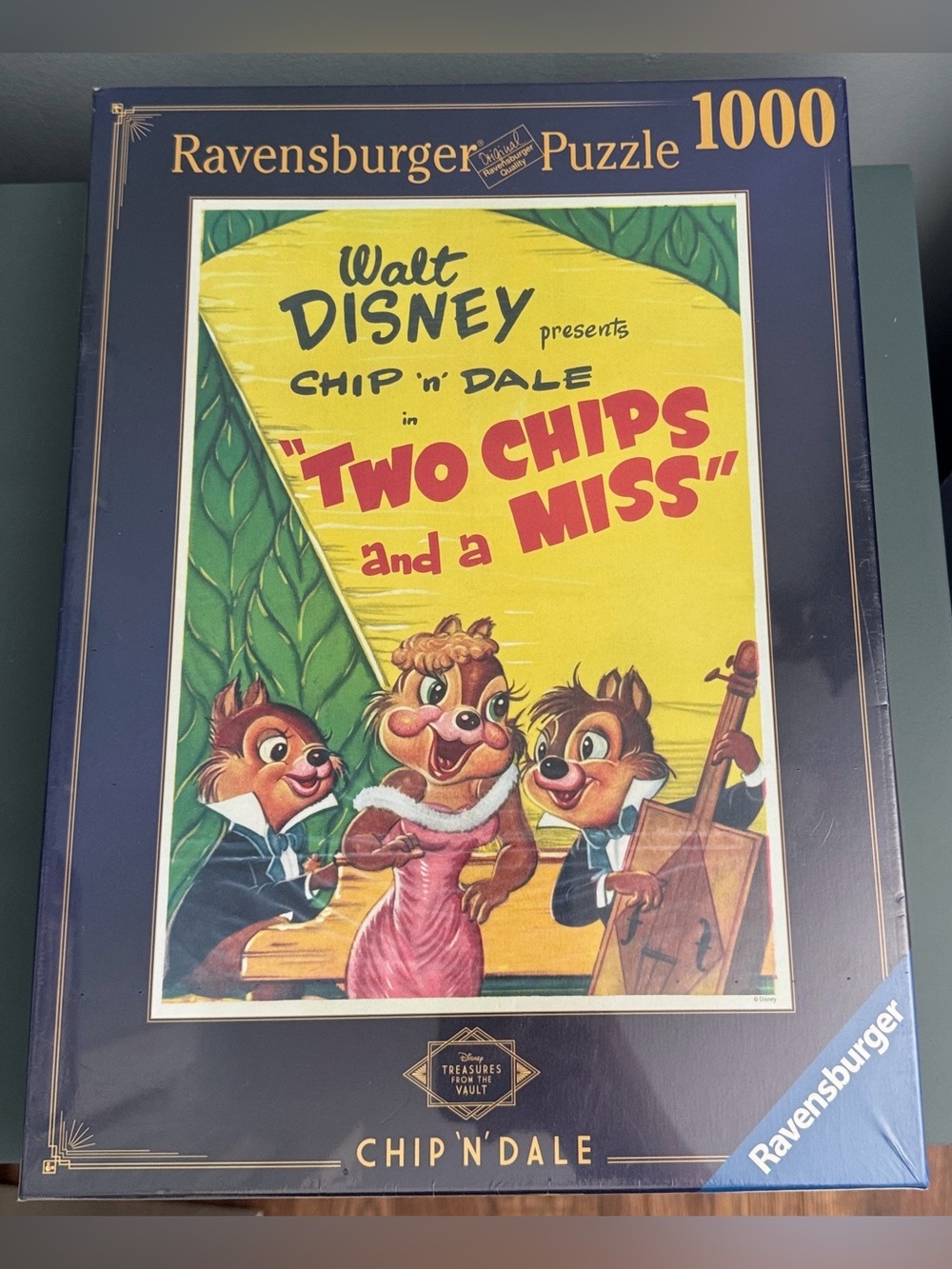 Ravensburger 1000 Piece Disney Chipmunks Puzzle - New but tear in seal